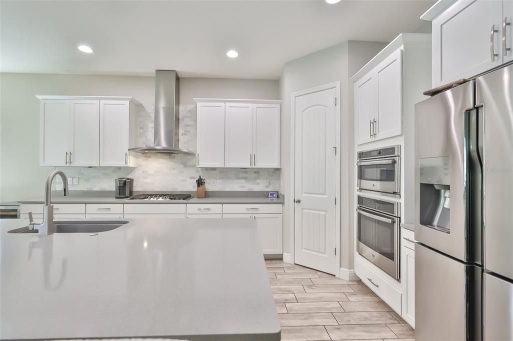 En Venta: $689,000 (4 camas, 3 baños, 2778 Pies cuadrados)