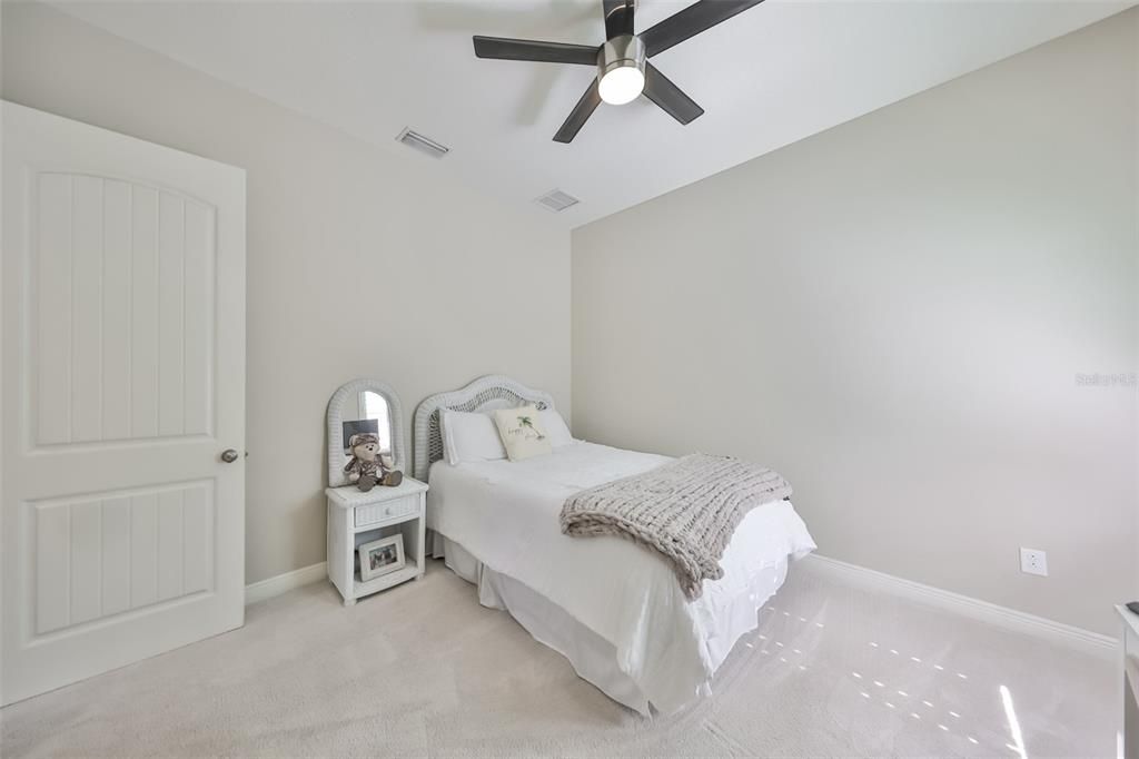 En Venta: $689,000 (4 camas, 3 baños, 2778 Pies cuadrados)