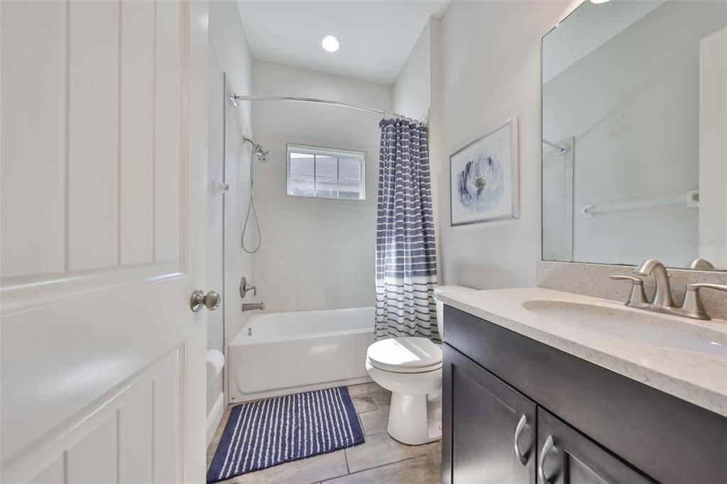 En Venta: $689,000 (4 camas, 3 baños, 2778 Pies cuadrados)