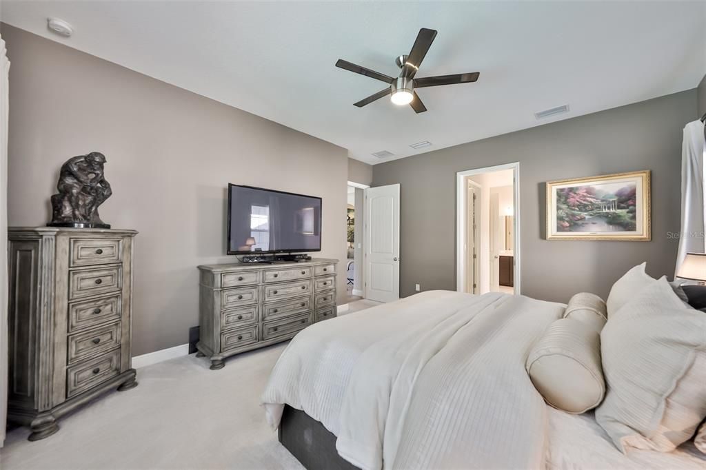 En Venta: $689,000 (4 camas, 3 baños, 2778 Pies cuadrados)