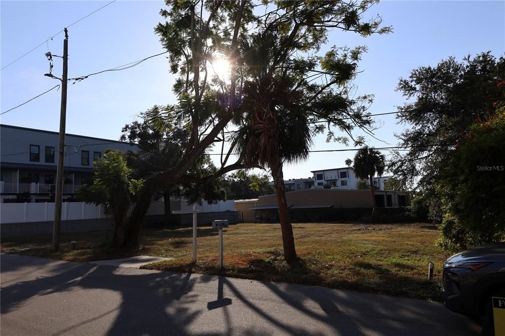 For Sale: $995,000 (0.16 acres)