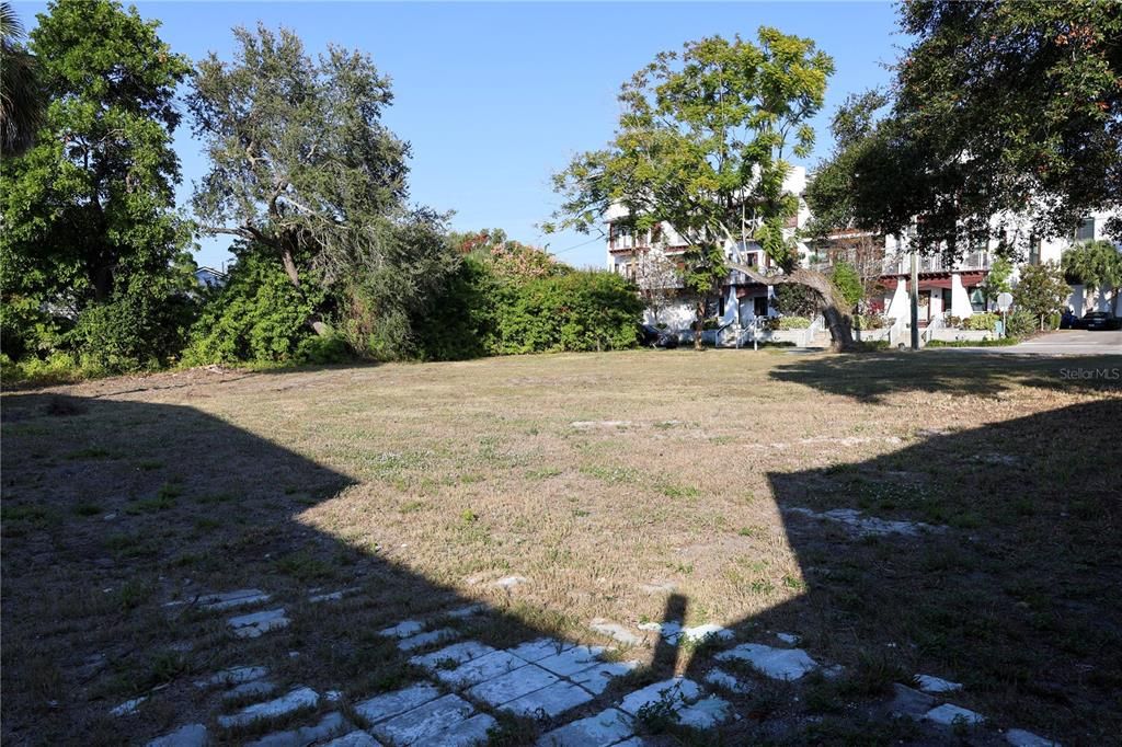 For Sale: $995,000 (0.16 acres)