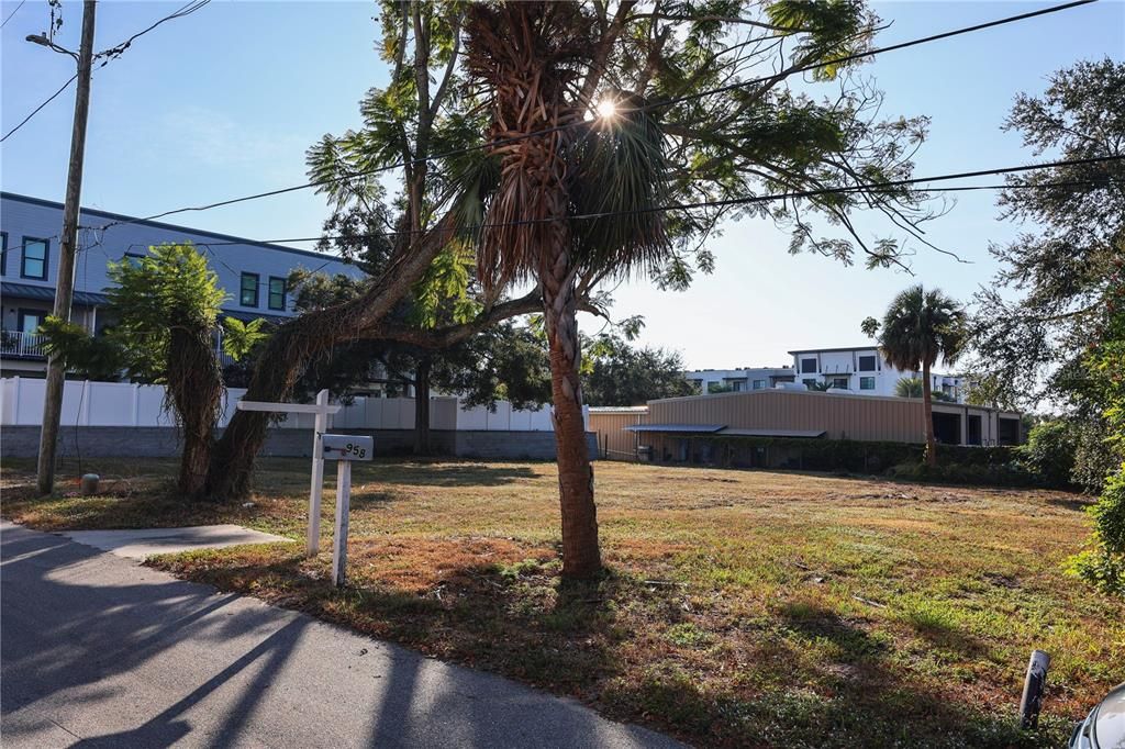 For Sale: $995,000 (0.16 acres)