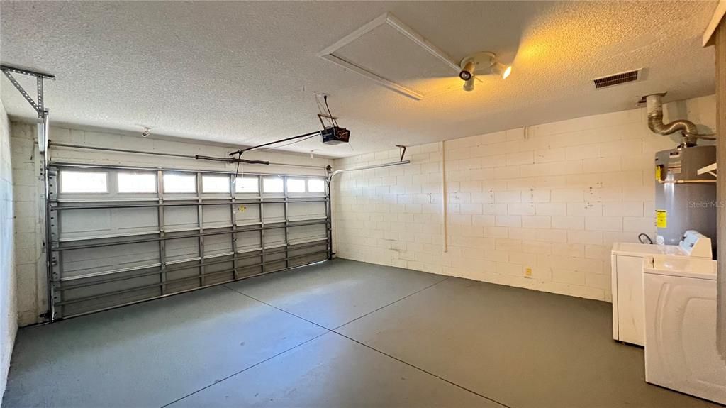 Active With Contract: $2,200 (4 beds, 3 baths, 1842 Square Feet)