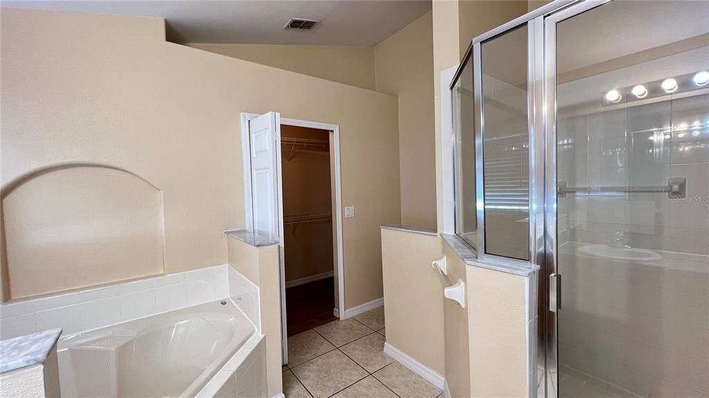 Active With Contract: $2,200 (4 beds, 3 baths, 1842 Square Feet)