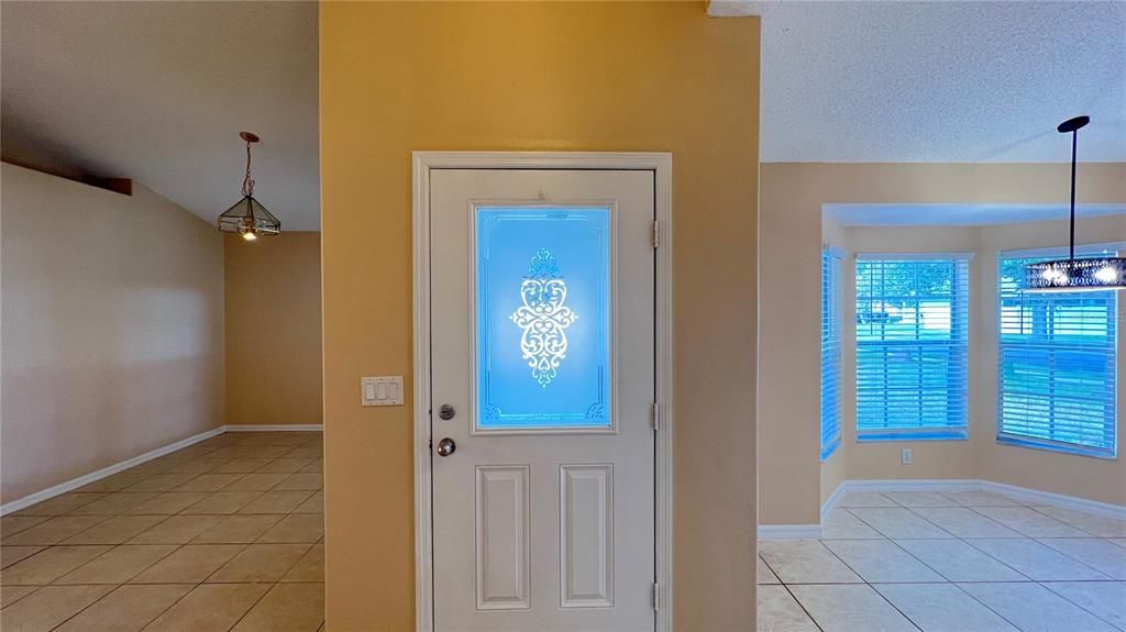 Active With Contract: $2,200 (4 beds, 3 baths, 1842 Square Feet)