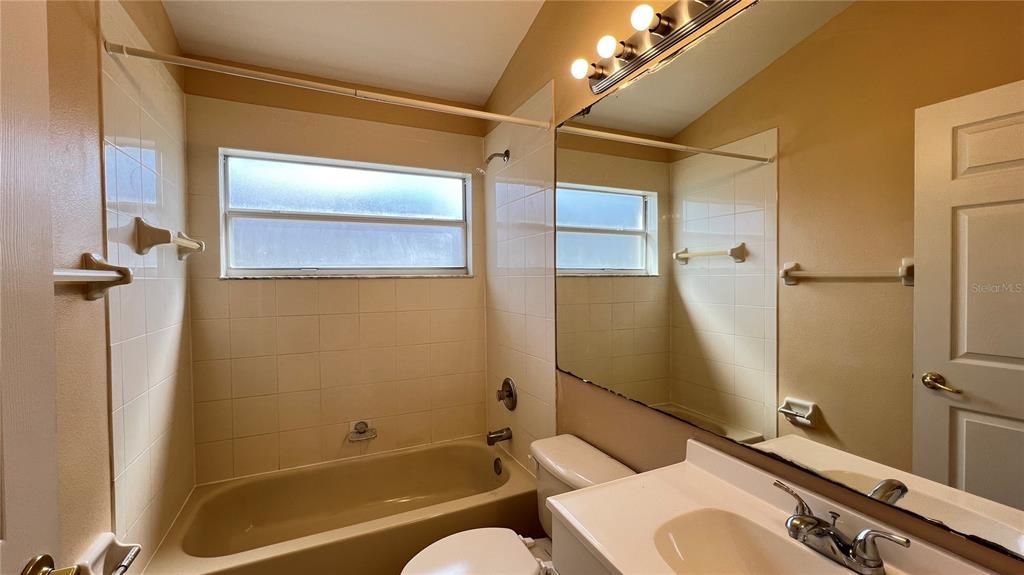 Active With Contract: $2,200 (4 beds, 3 baths, 1842 Square Feet)