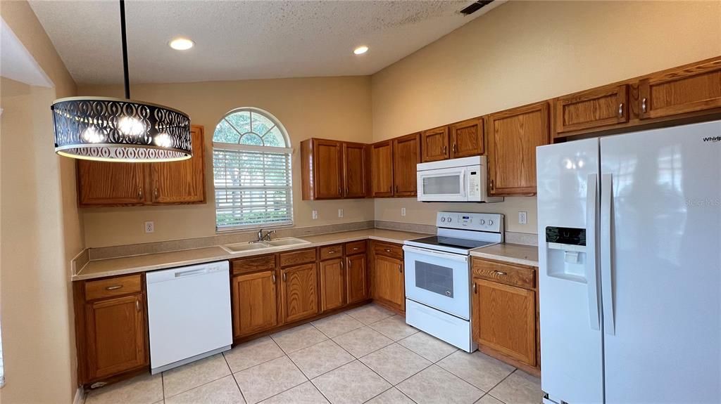 Active With Contract: $2,200 (4 beds, 3 baths, 1842 Square Feet)