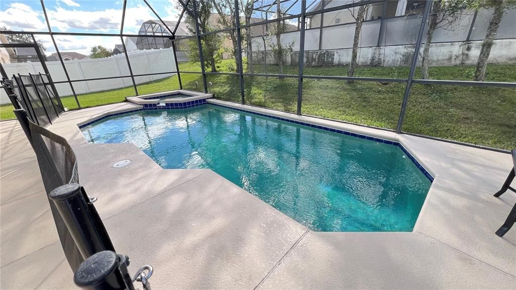 Active With Contract: $2,200 (4 beds, 3 baths, 1842 Square Feet)