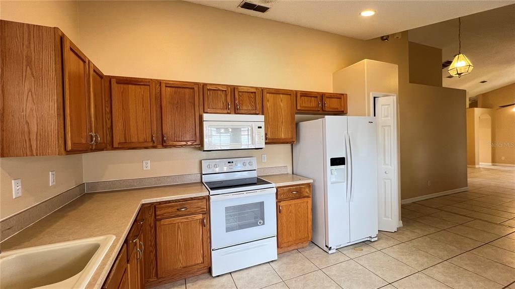 Active With Contract: $2,200 (4 beds, 3 baths, 1842 Square Feet)