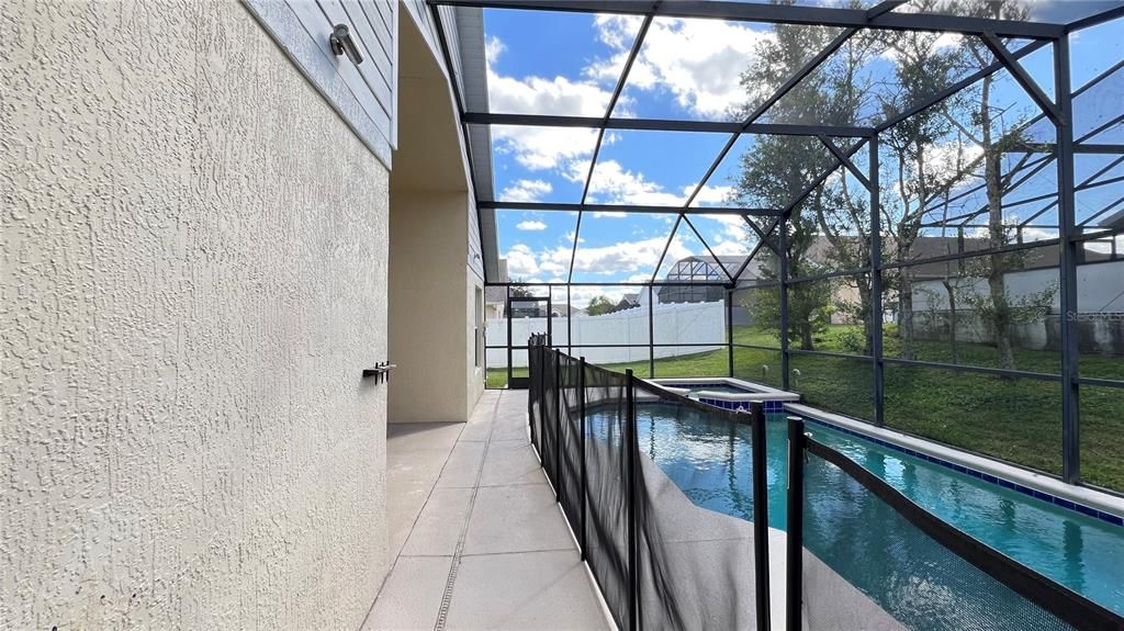 Active With Contract: $2,200 (4 beds, 3 baths, 1842 Square Feet)