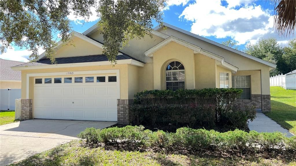 Active With Contract: $2,200 (4 beds, 3 baths, 1842 Square Feet)