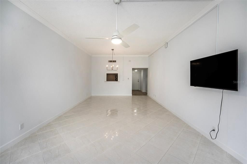 For Sale: $315,000 (2 beds, 2 baths, 1300 Square Feet)