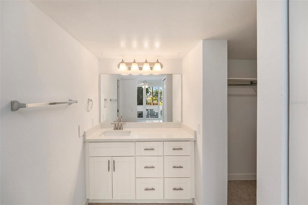 For Sale: $315,000 (2 beds, 2 baths, 1300 Square Feet)