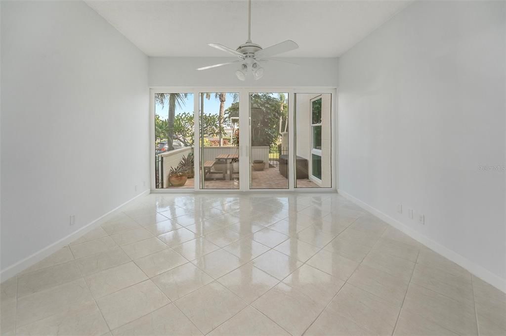 For Sale: $315,000 (2 beds, 2 baths, 1300 Square Feet)