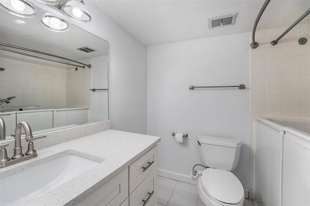 For Sale: $315,000 (2 beds, 2 baths, 1300 Square Feet)