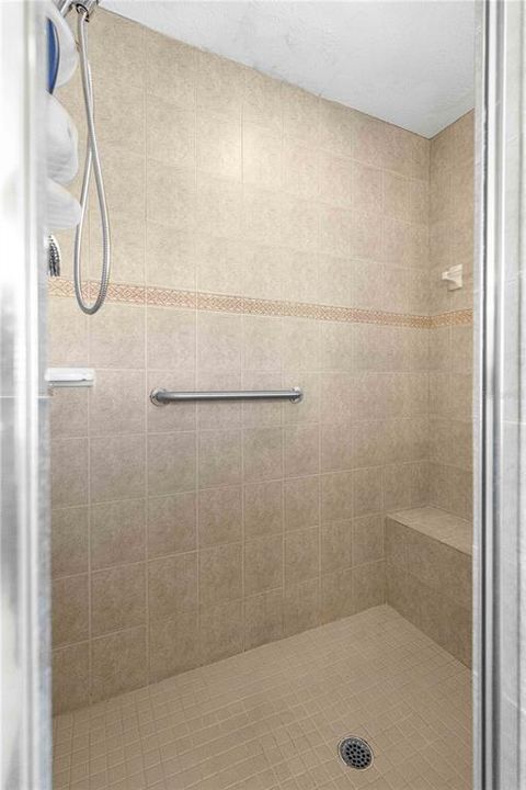 Activo con contrato: $284,900 (3 camas, 2 baños, 1475 Pies cuadrados)