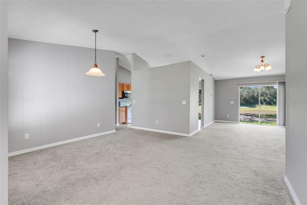 出租: $1,800 (3 贝兹, 2 浴室, 1558 平方英尺)