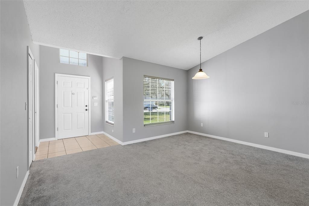 出租: $1,800 (3 贝兹, 2 浴室, 1558 平方英尺)