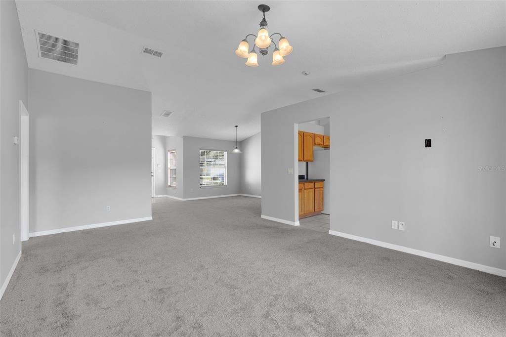 出租: $1,800 (3 贝兹, 2 浴室, 1558 平方英尺)