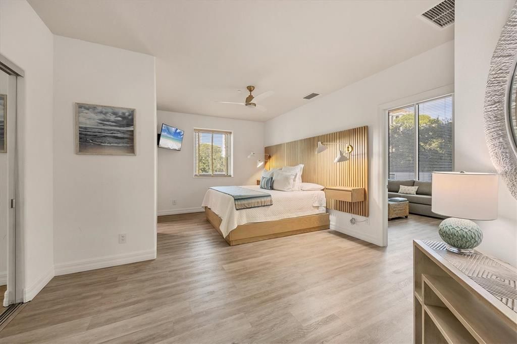 For Sale: $1,525,000 (2 beds, 2 baths, 1836 Square Feet)