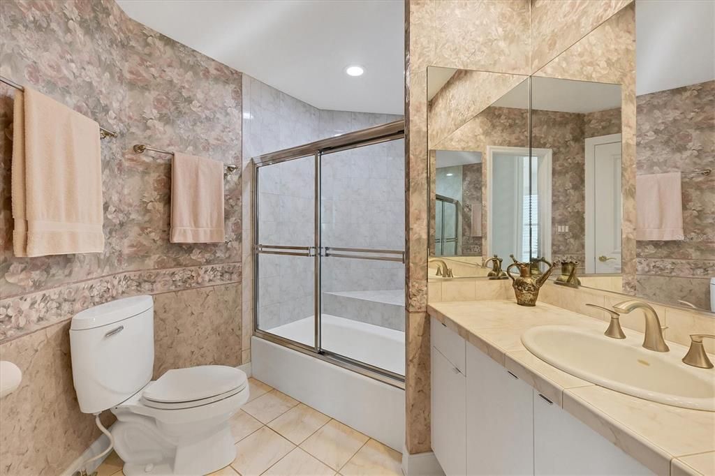 For Sale: $1,525,000 (2 beds, 2 baths, 1836 Square Feet)