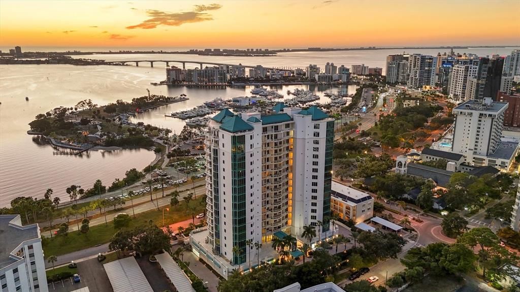 For Sale: $1,525,000 (2 beds, 2 baths, 1836 Square Feet)