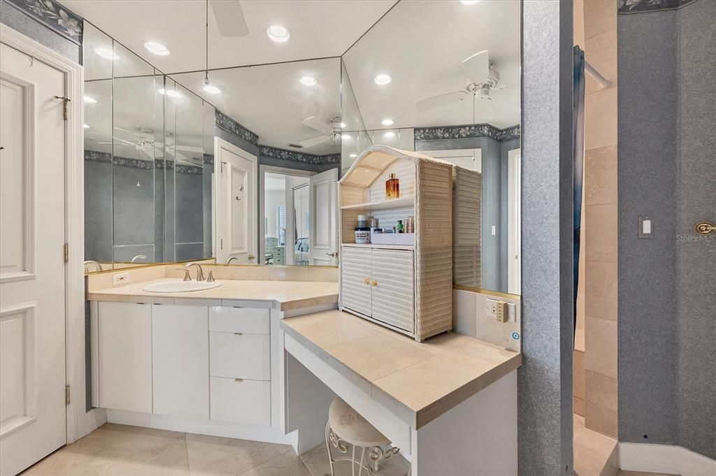 For Sale: $1,525,000 (2 beds, 2 baths, 1836 Square Feet)