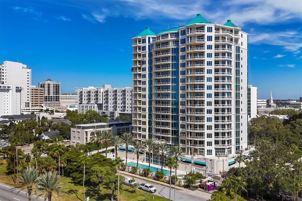 For Sale: $1,525,000 (2 beds, 2 baths, 1836 Square Feet)