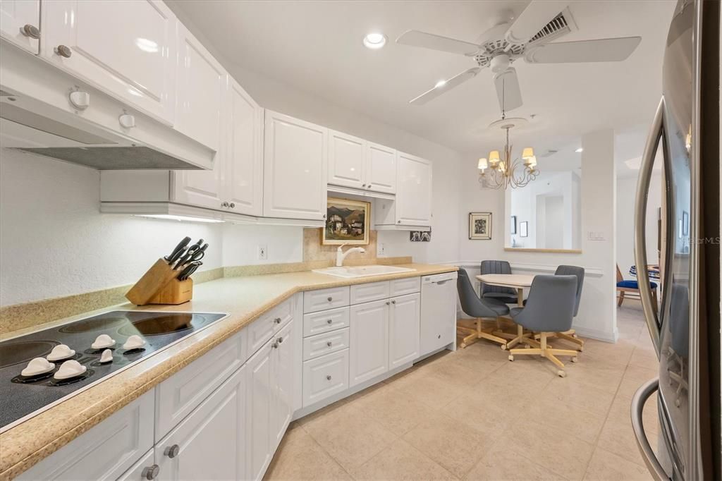 For Sale: $1,525,000 (2 beds, 2 baths, 1836 Square Feet)