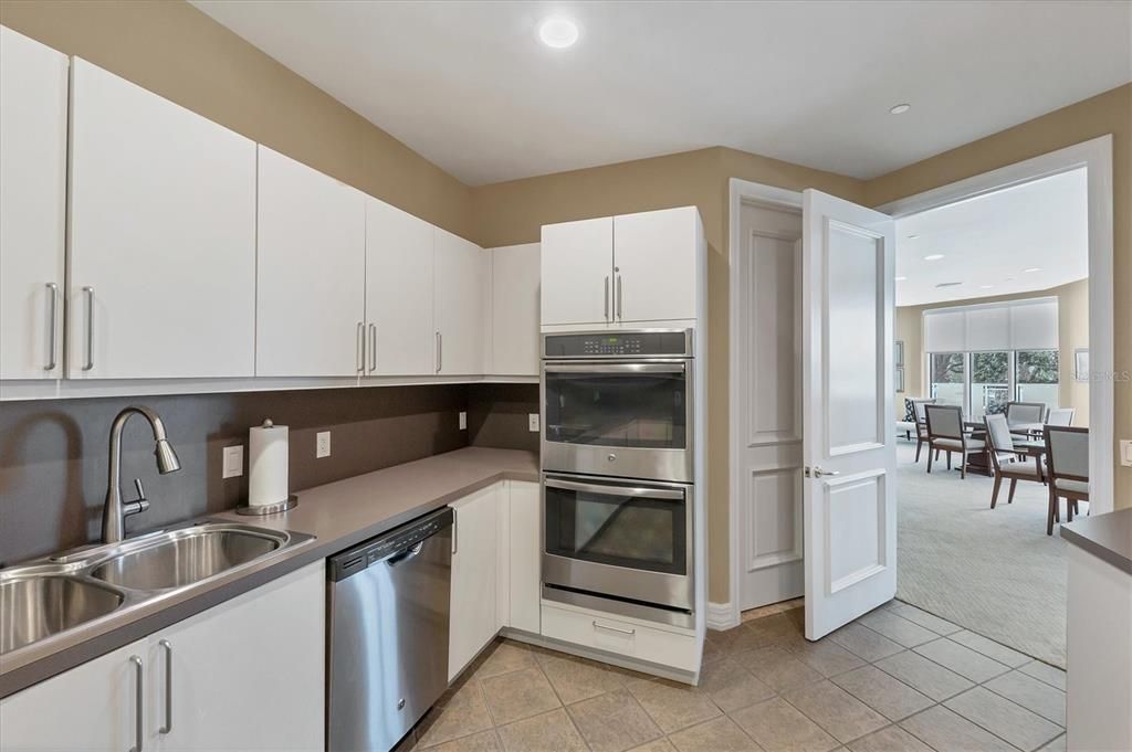 For Sale: $1,525,000 (2 beds, 2 baths, 1836 Square Feet)