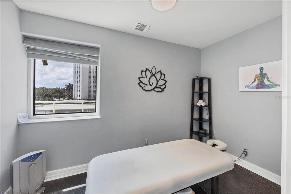 For Sale: $1,525,000 (2 beds, 2 baths, 1836 Square Feet)