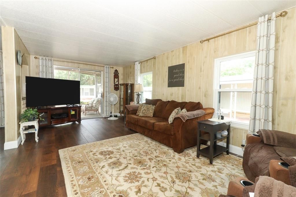 En Venta: $44,900 (2 camas, 2 baños, 1012 Pies cuadrados)