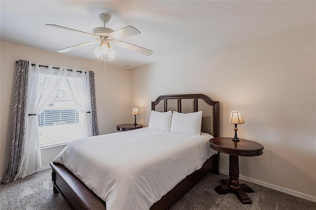 На продажу: $279,900 (3 спален, 2 ванн, 1408 Квадратных фут)