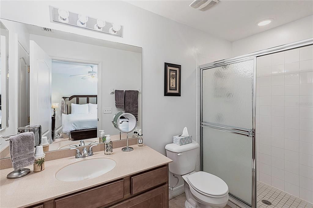 На продажу: $279,900 (3 спален, 2 ванн, 1408 Квадратных фут)