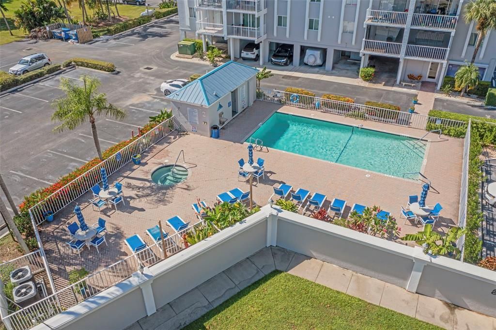 待售: $284,900 (2 贝兹, 2 浴室, 835 平方英尺)