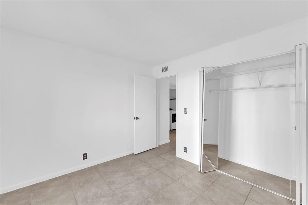 待售: $284,900 (2 贝兹, 2 浴室, 835 平方英尺)