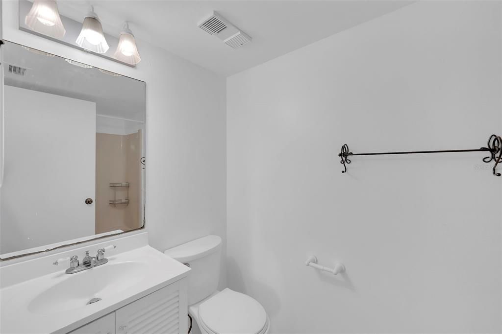 待售: $284,900 (2 贝兹, 2 浴室, 835 平方英尺)