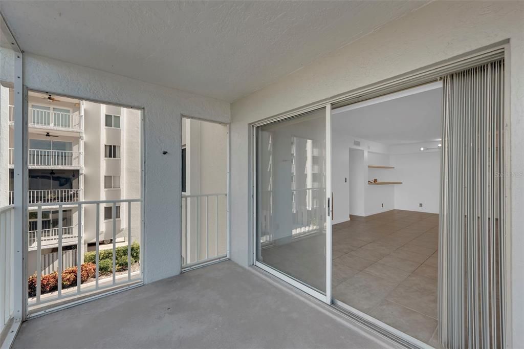 待售: $284,900 (2 贝兹, 2 浴室, 835 平方英尺)