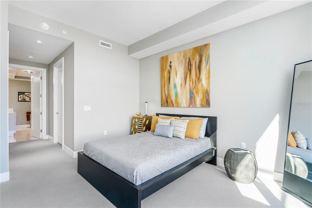 待售: $1,300,000 (2 贝兹, 2 浴室, 1575 平方英尺)