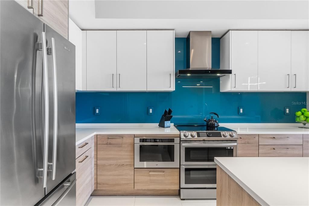 待售: $1,300,000 (2 贝兹, 2 浴室, 1575 平方英尺)