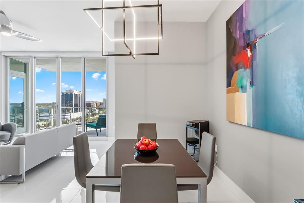 待售: $1,300,000 (2 贝兹, 2 浴室, 1575 平方英尺)