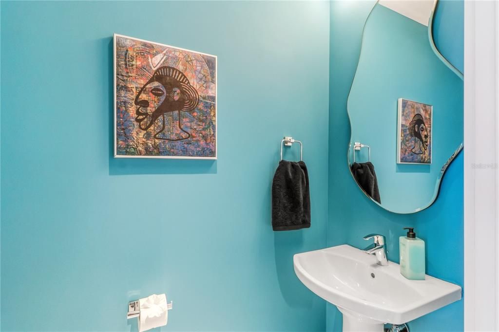 待售: $1,300,000 (2 贝兹, 2 浴室, 1575 平方英尺)