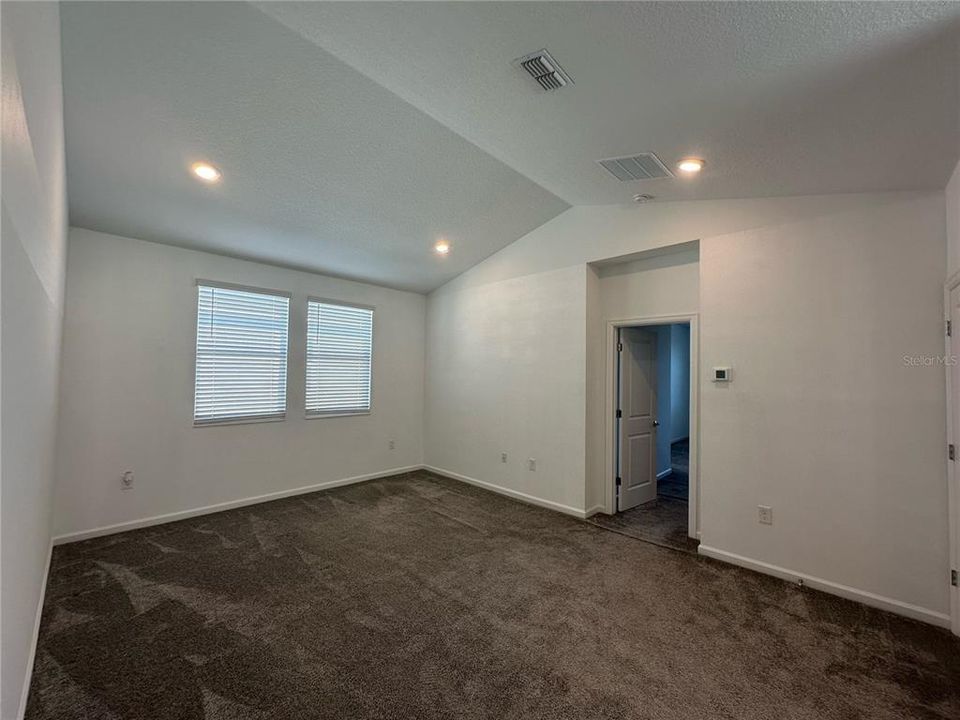 出租: $2,950 (4 贝兹, 3 浴室, 2492 平方英尺)