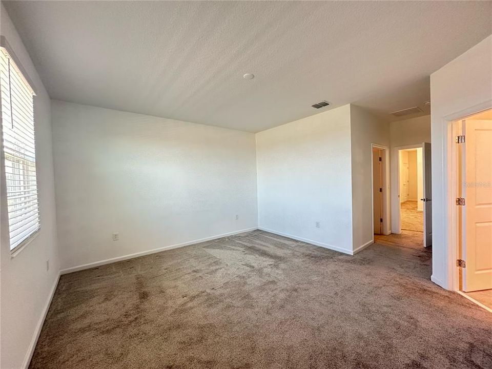 出租: $2,950 (4 贝兹, 3 浴室, 2492 平方英尺)