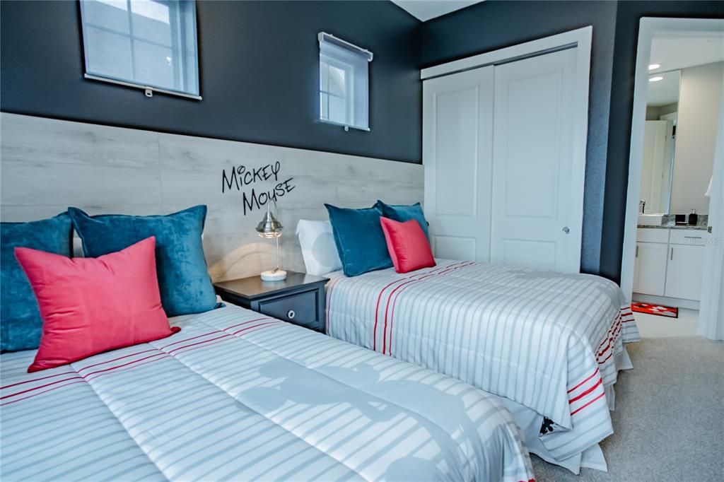 For Sale: $479,000 (5 beds, 5 baths, 2169 Square Feet)