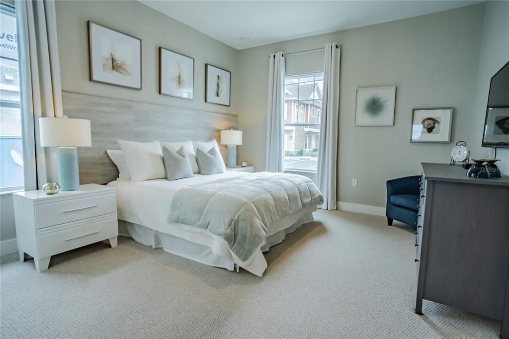 For Sale: $479,000 (5 beds, 5 baths, 2169 Square Feet)