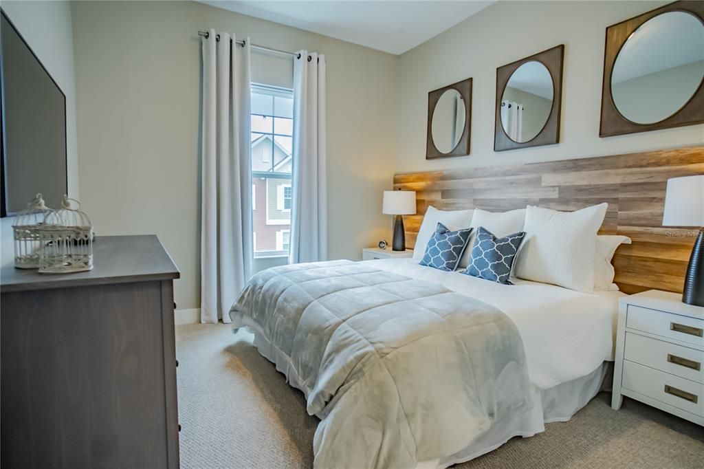 For Sale: $479,000 (5 beds, 5 baths, 2169 Square Feet)