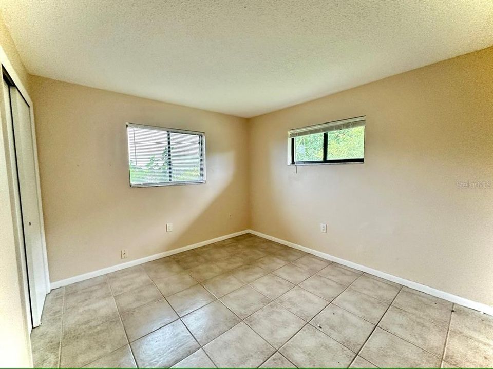 В аренду: $1,350 (2 спален, 1 ванн, 700 Квадратных фут)