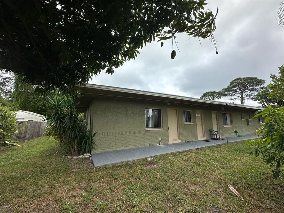 В аренду: $1,350 (2 спален, 1 ванн, 700 Квадратных фут)